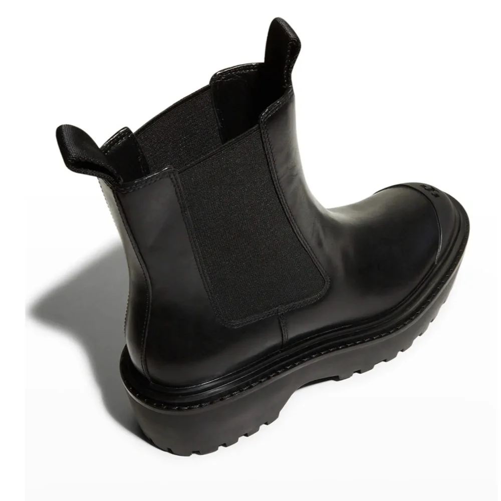 NIB $428 Tory Burch Leather Lug-sole Chelsea Boots in size 9!